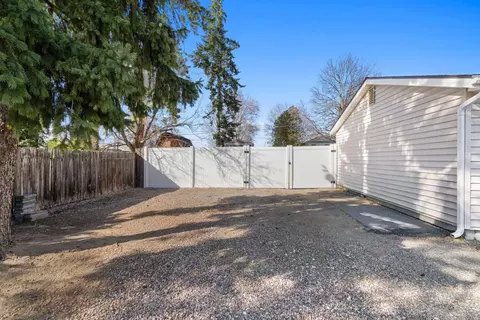 Exterior - 11119 E 17th Ave, Spokane Valley, WA 99206 photo 13 of 17