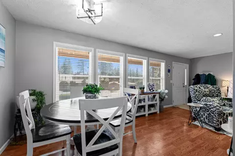 Dining - 11119 E 17th Ave, Spokane Valley, WA 99206 photo 4 of 4