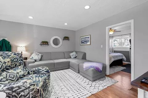 Living - 11119 E 17th Ave, Spokane Valley, WA 99206 photo 3 of 4
