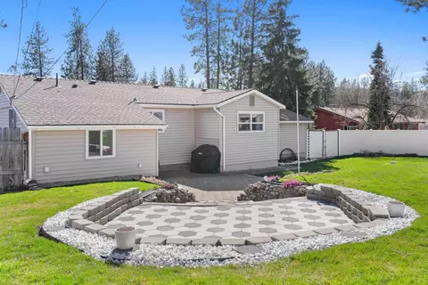 Exterior - 11119 E 17th Ave, Spokane Valley, WA 99206 photo 4 of 17