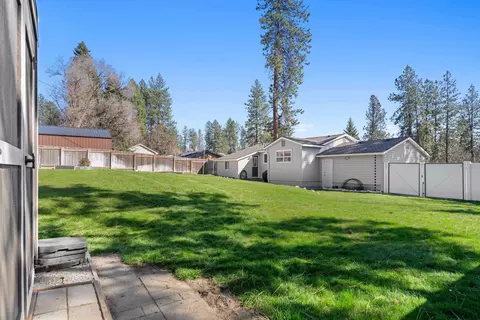 Exterior - 11119 E 17th Ave, Spokane Valley, WA 99206 photo 10 of 17