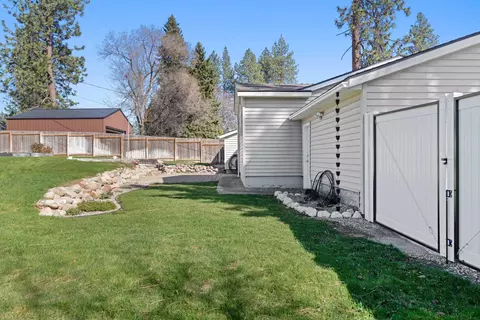 Exterior - 11119 E 17th Ave, Spokane Valley, WA 99206 photo 9 of 17