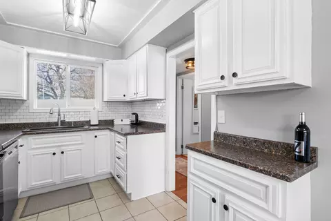 Kitchen - 11119 E 17th Ave, Spokane Valley, WA 99206 photo 1 of 3