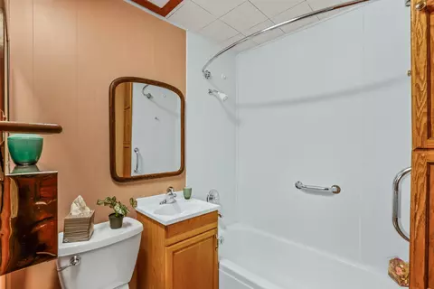 Bath - 2002 E Dalton Ave, Spokane, WA 99207 photo 1 of 1