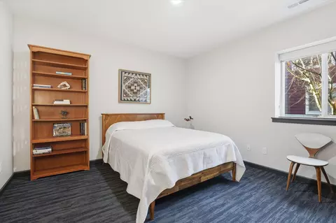 Bedroom - 2121 E Cherrytree Ln, Spokane, WA 99203 photo 3 of 4