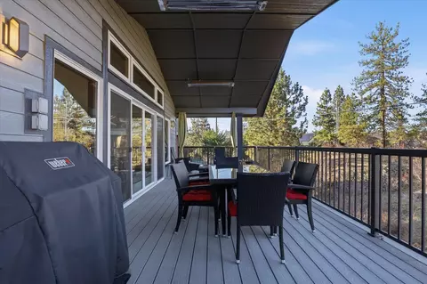 Exterior - 2121 E Cherrytree Ln, Spokane, WA 99203 photo 4 of 5