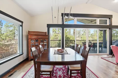 Dining - 2121 E Cherrytree Ln, Spokane, WA 99203 photo 2 of 3
