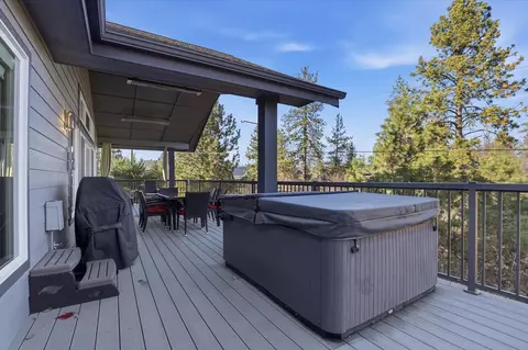 Exterior - 2121 E Cherrytree Ln, Spokane, WA 99203 photo 3 of 5