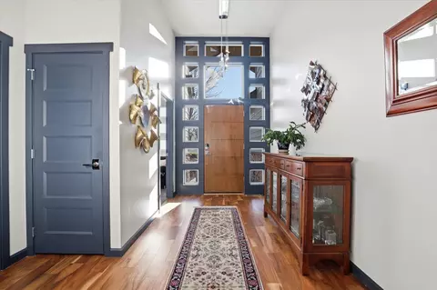 Entry Way - 2121 E Cherrytree Ln, Spokane, WA 99203 photo 1 of 4