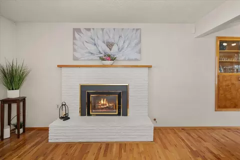 Living - 13622 E 16th Ave, Spokane Valley, WA 99206 photo 3 of 4