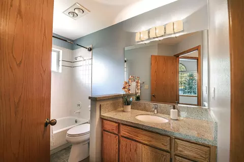 Bath - 5316 E 18th Ln, Spokane Valley, WA 99212 photo 1 of 5