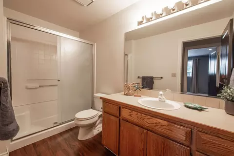 Bath - 5316 E 18th Ln, Spokane Valley, WA 99212 photo 5 of 5