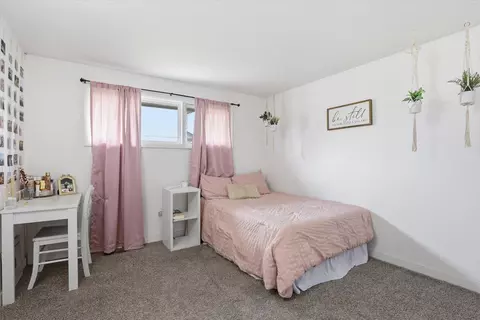 Bedroom - 1007 E Farwell Rd, Spokane, WA 99208 photo 4 of 6