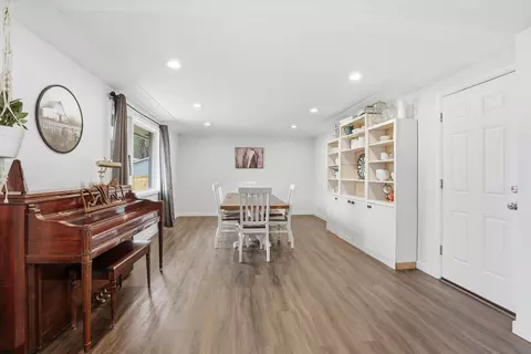 Dining - 1007 E Farwell Rd, Spokane, WA 99208 photo 1 of 2