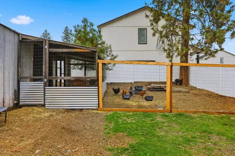 Exterior - 1007 E Farwell Rd, Spokane, WA 99208 photo 11 of 18