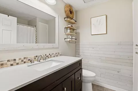 Bath - 1007 E Farwell Rd, Spokane, WA 99208 photo 2 of 2
