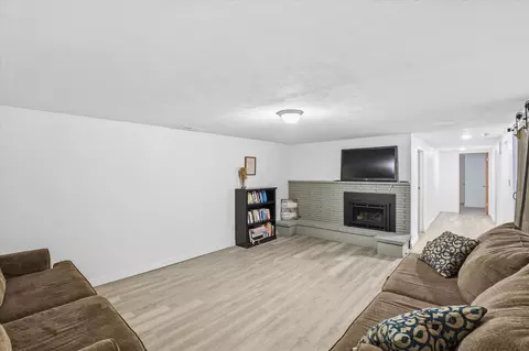 Living - 1007 E Farwell Rd, Spokane, WA 99208 photo 4 of 4