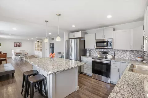 Kitchen - 1007 E Farwell Rd, Spokane, WA 99208 photo 3 of 4