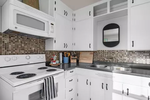 Kitchen - 1303 E Princeton Ave, Spokane, WA 99207 photo 4 of 4