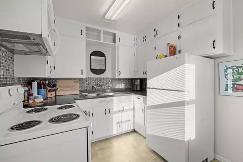 Kitchen - 1303 E Princeton Ave, Spokane, WA 99207 photo 2 of 4