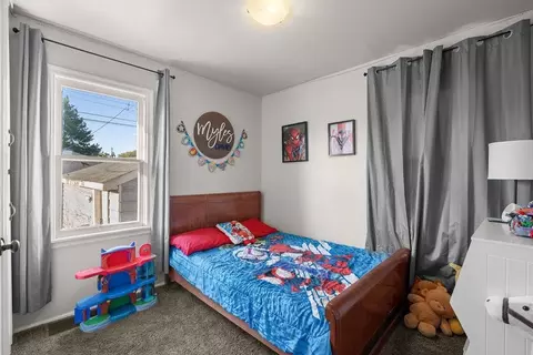 Bedroom - 1303 E Princeton Ave, Spokane, WA 99207 photo 3 of 4