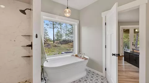 Bath - 1306 W Austin Rd, Spokane, WA 99208 photo 3 of 5
