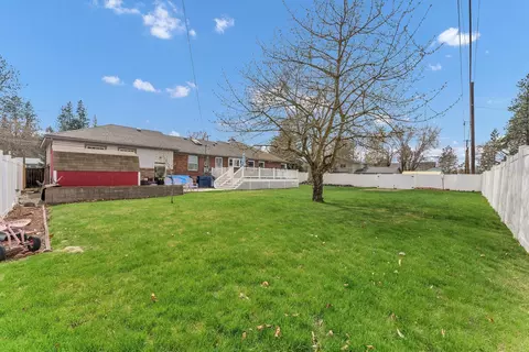 Exterior - 3805 E Pratt Ave, Spokane, WA 99202 photo 7 of 12