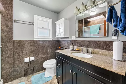 Bath - 3805 E Pratt Ave, Spokane, WA 99202 photo 1 of 2