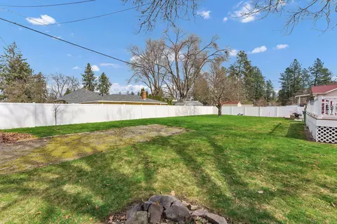 Exterior - 3805 E Pratt Ave, Spokane, WA 99202 photo 9 of 12