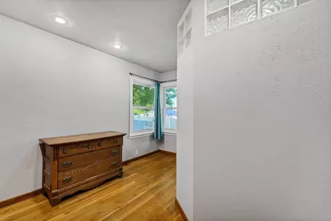 Entry Way - 3805 E Pratt Ave, Spokane, WA 99202 photo 1 of 1