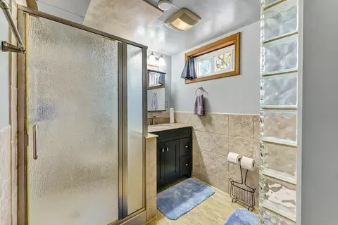 Bath - 3805 E Pratt Ave, Spokane, WA 99202 photo 3 of 3