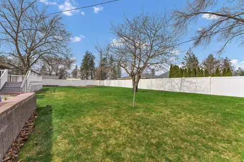 Exterior - 3805 E Pratt Ave, Spokane, WA 99202 photo 6 of 12