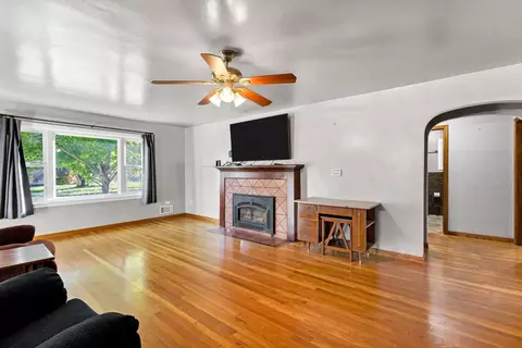 Living - 3805 E Pratt Ave, Spokane, WA 99202 photo 4 of 6