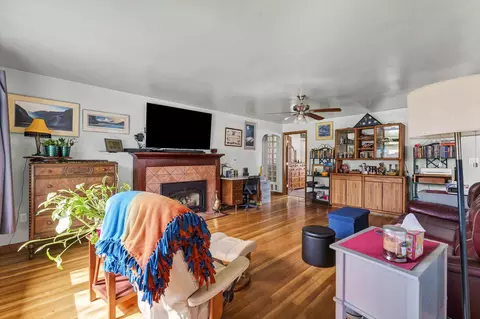 Living - 3805 E Pratt Ave, Spokane, WA 99202 photo 1 of 5