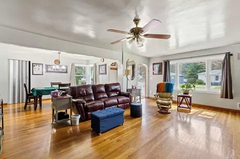 Living - 3805 E Pratt Ave, Spokane, WA 99202 photo 3 of 5