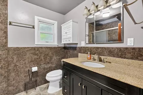 Bath - 3805 E Pratt Ave, Spokane, WA 99202 photo 1 of 3