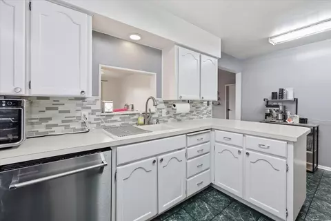 Kitchen - 3914 E 24th Ave, Spokane, WA 99223 photo 3 of 3