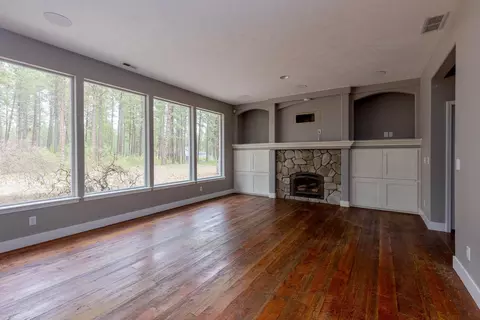 Living - 4911 E Greenbluff Rd, Colbert, WA 99005 photo 3 of 10