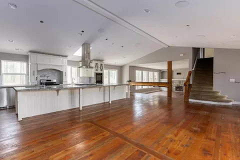 Living - 4911 E Greenbluff Rd, Colbert, WA 99005 photo 1 of 10