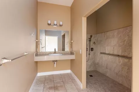 Bath - 4911 E Greenbluff Rd, Colbert, WA 99005 photo 3 of 6