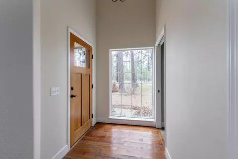 Entry Way - 4911 E Greenbluff Rd, Colbert, WA 99005 photo 1 of 1