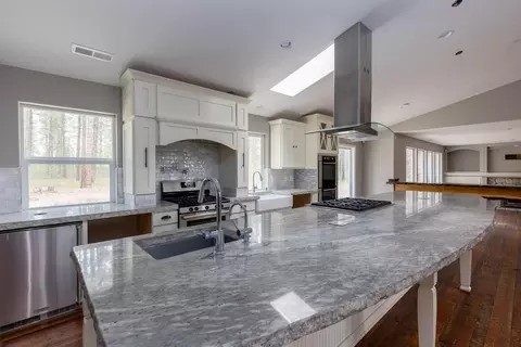 Kitchen - 4911 E Greenbluff Rd, Colbert, WA 99005 photo 1 of 5