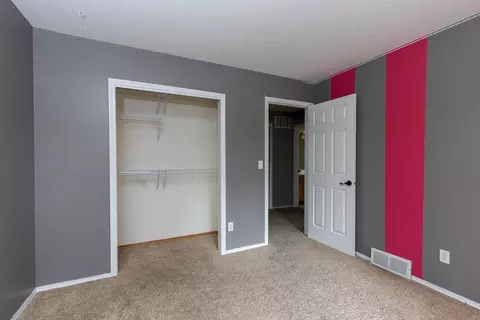 Bedroom - 4911 E Greenbluff Rd, Colbert, WA 99005 photo 7 of 11