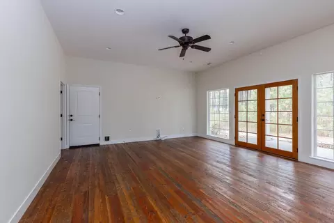 Living - 4911 E Greenbluff Rd, Colbert, WA 99005 photo 5 of 10