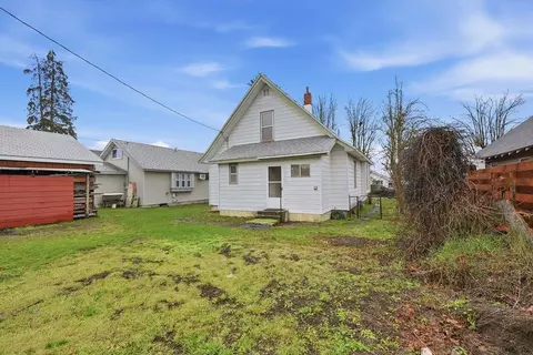 Exterior - 313 E Gordon Ave, Spokane, WA 99212 photo 6 of 8