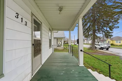 Exterior - 313 E Gordon Ave, Spokane, WA 99212 photo 2 of 8