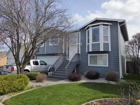 31 S Arties Ln, Greenacres, WA 99016