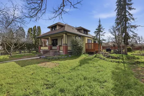 Exterior - 1930 E Marshall Ave, Spokane, WA 99207 photo 7 of 9