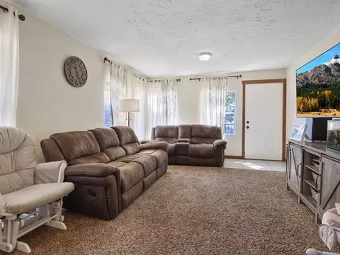 Living - 3421 E Grace Ave, Spokane, WA 99217 photo 1 of 2