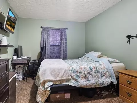 Bedroom - 3421 E Grace Ave, Spokane, WA 99217 photo 1 of 4